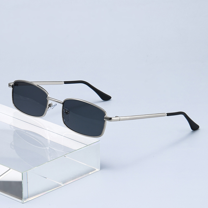 نظارات شمسية عصرية بتصميم بانك - مراجعة Vintage Fashion Glasses وسعره