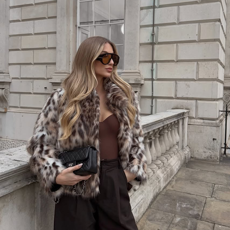 معطف فرو نسائي أنيق بنمط الفهد - مراجعة Vintage Fashion Bloggers وسعره