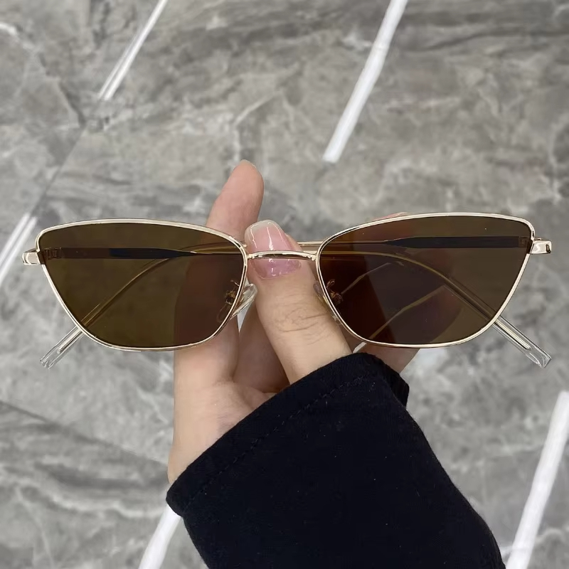 نظارات شمسية نسائية بتصميم عين - مراجعة Vintage Fashion Glasses وسعره
