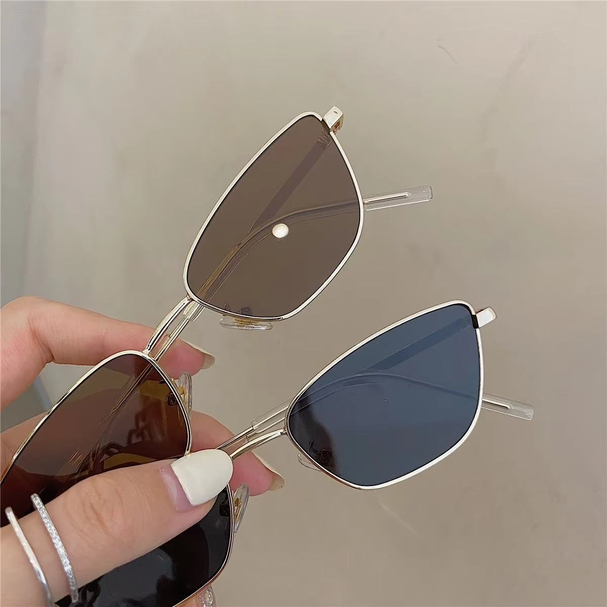 نظارات شمسية نسائية بتصميم عين - مراجعة Vintage Fashion Glasses وسعره