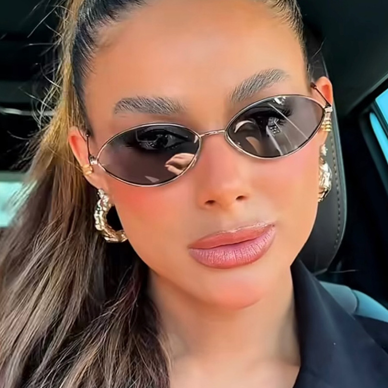 نظارات شمسية نسائية بتصميم عين - مراجعة Vintage Fashion Glasses وسعره